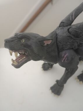 Displacer Beast Golden Archive Figure